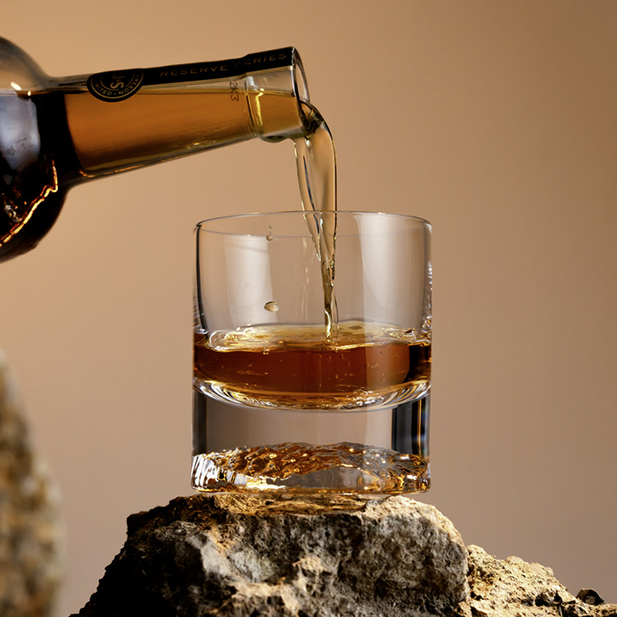 Djouce Heavy Base Whiskey Glass Set